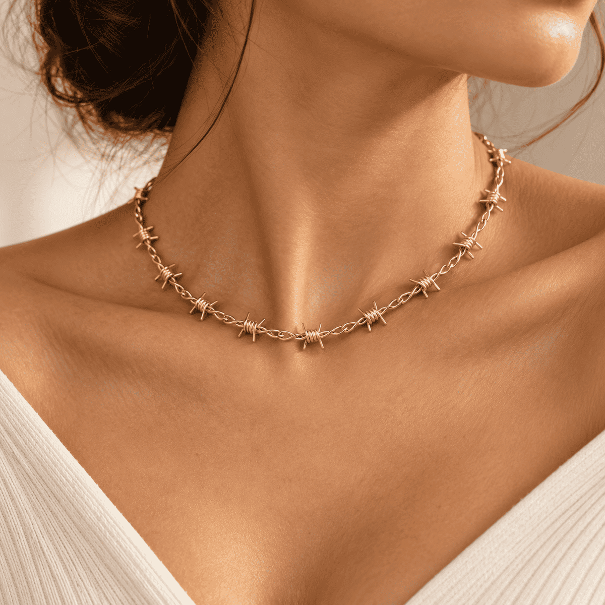 The Barbed Link Necklace — product view 3