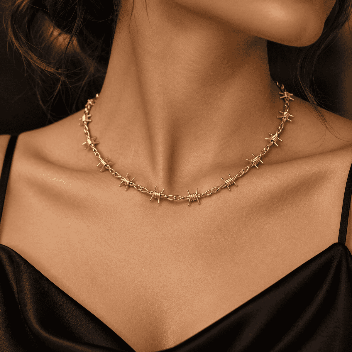 The Barbed Link Necklace — product view 4