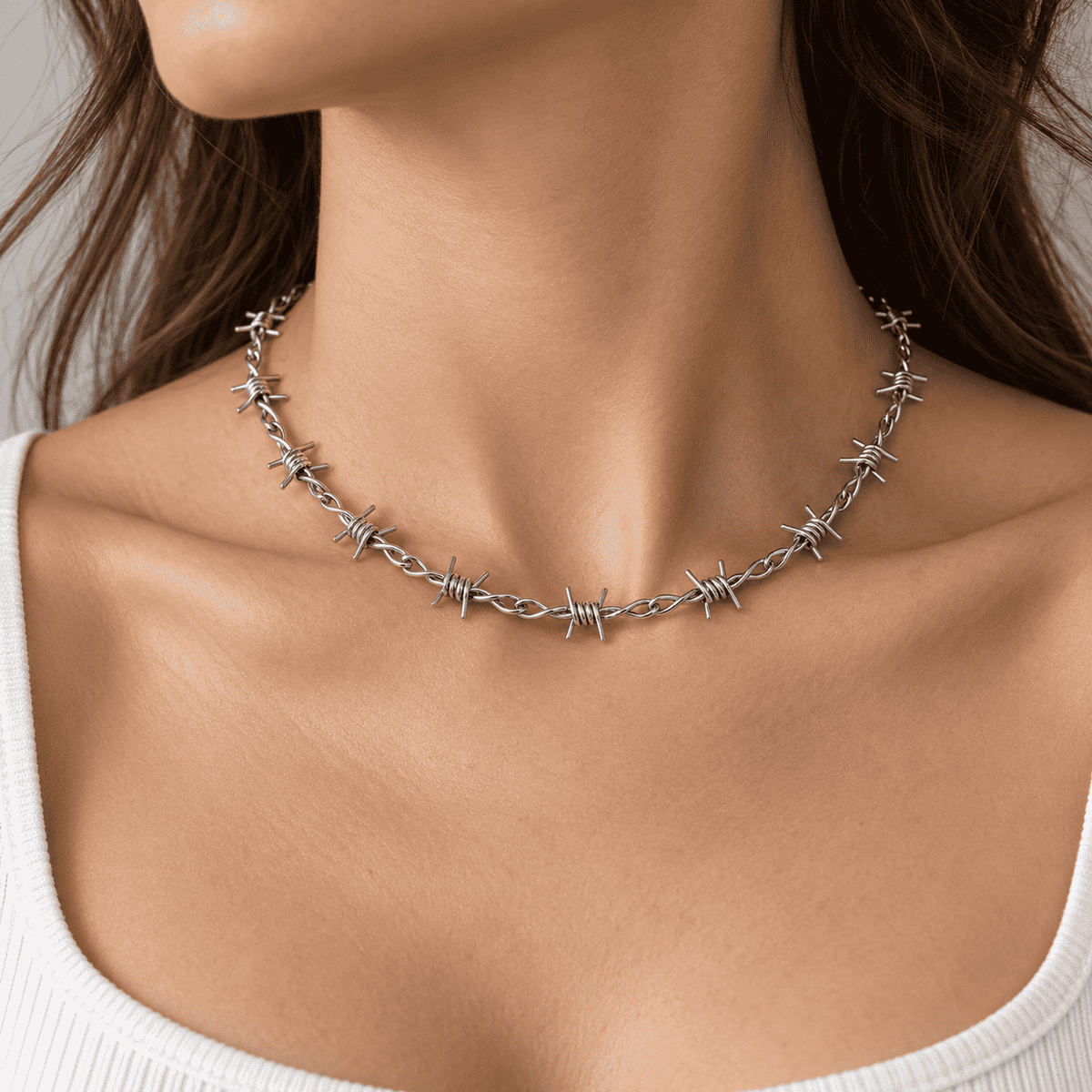 The Barbed Link Necklace — product view 5