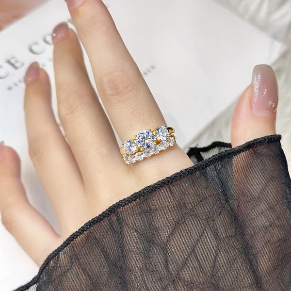 Three-Stone Double claws Engagement Ring (3.0 ct. tw)