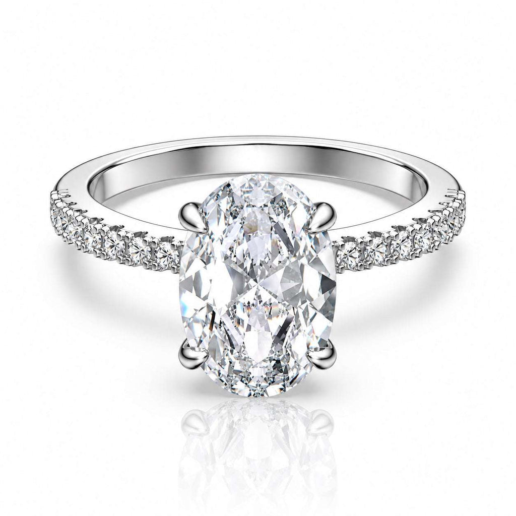 The Everlight Oval Ring — 2.5ct Moissanite