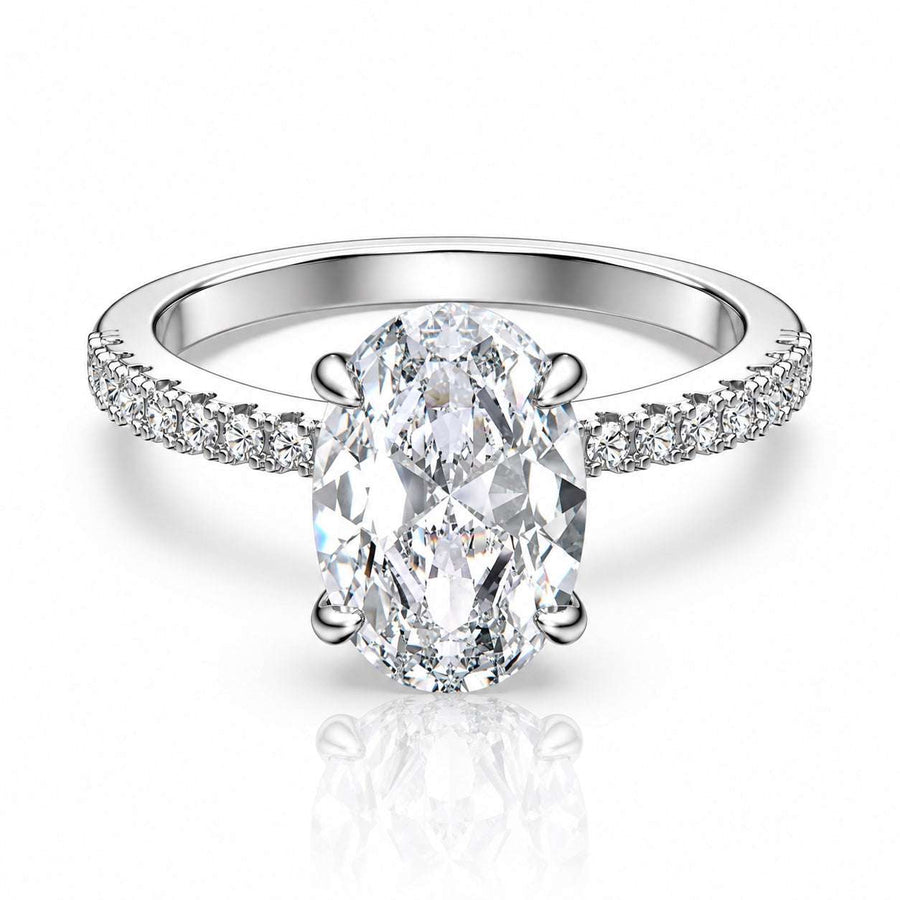 The Everlight Oval Ring — 2.5ct Moissanite