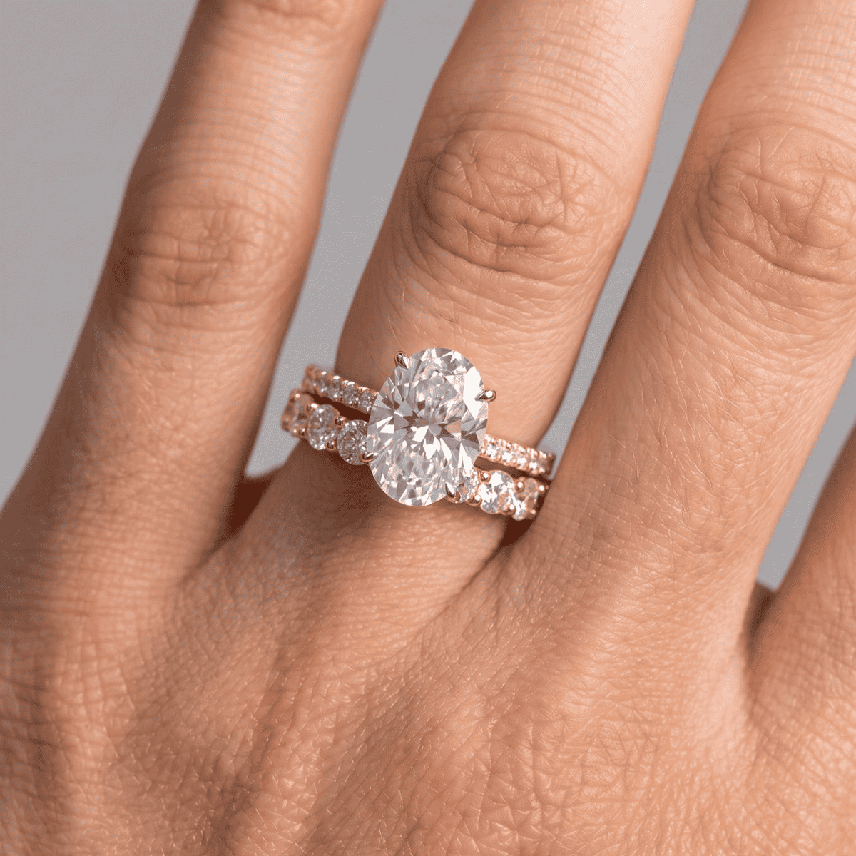 The Everlight Oval Ring — 2.5ct Moissanite