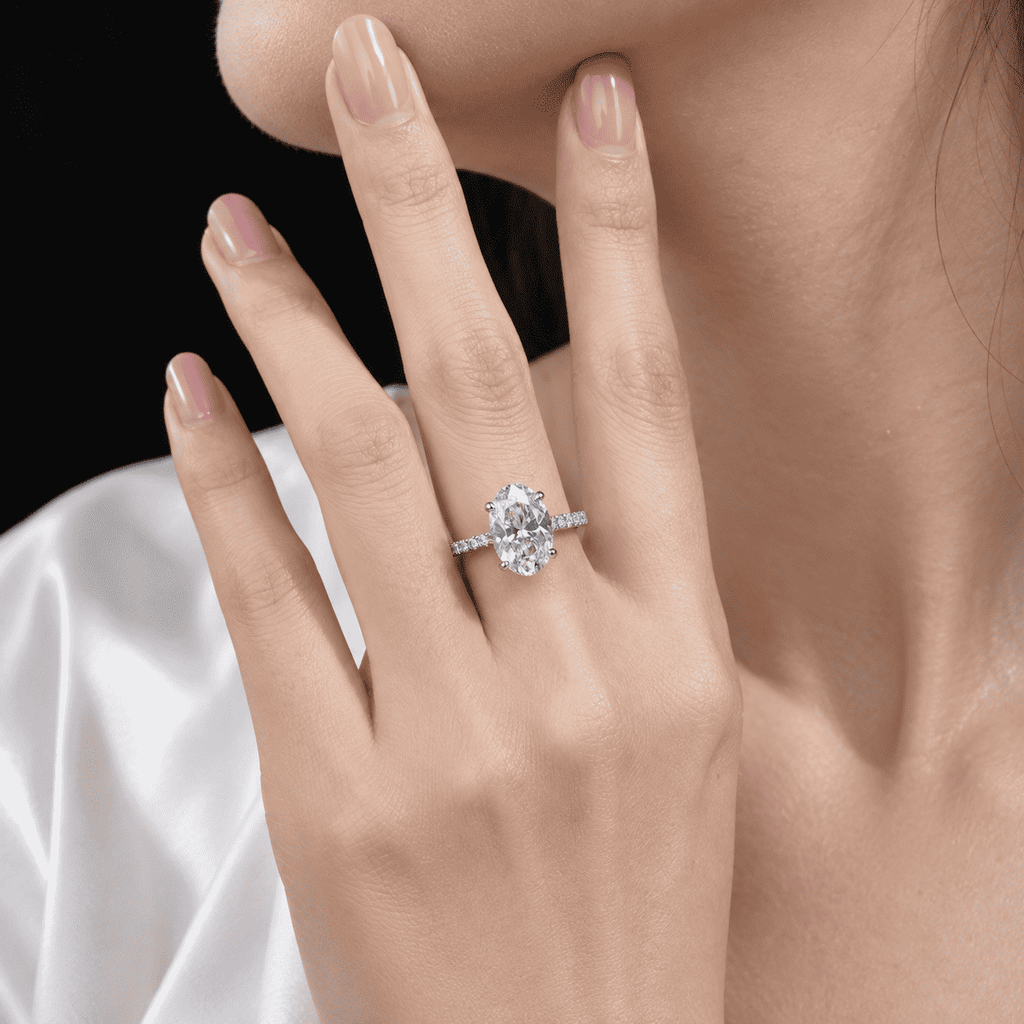 The Everlight Oval Ring — 2.5ct Moissanite
