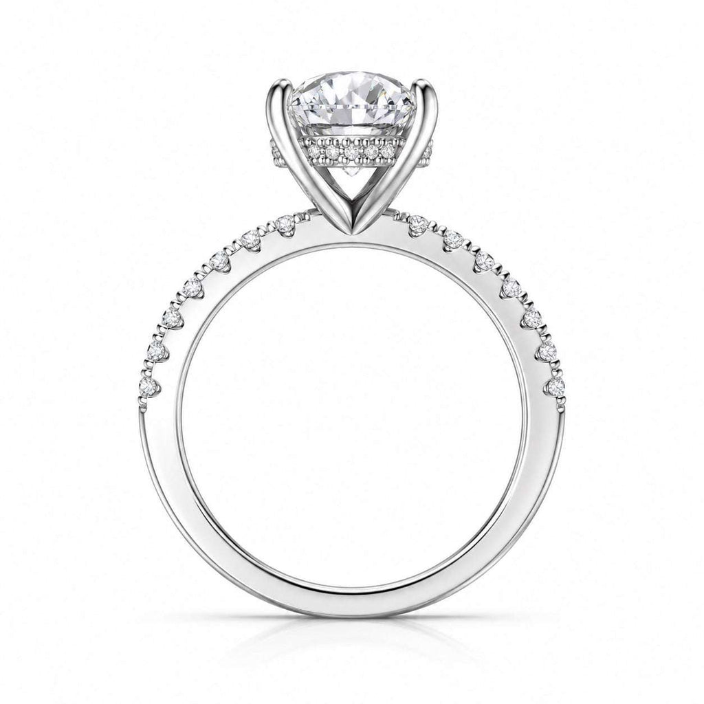 The Everlight Oval Ring — 2.5ct Moissanite