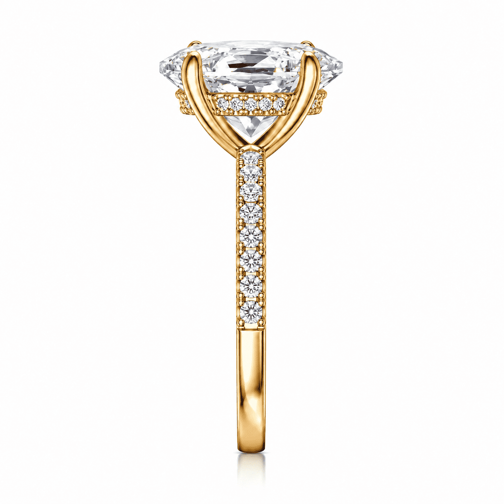 The Everlight Oval Ring — 2.5ct Moissanite